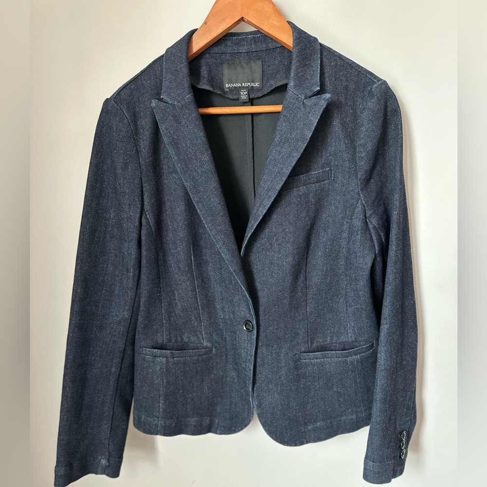 Banana Republic Dark blue/Navy one button blazer 10P. Flexible material